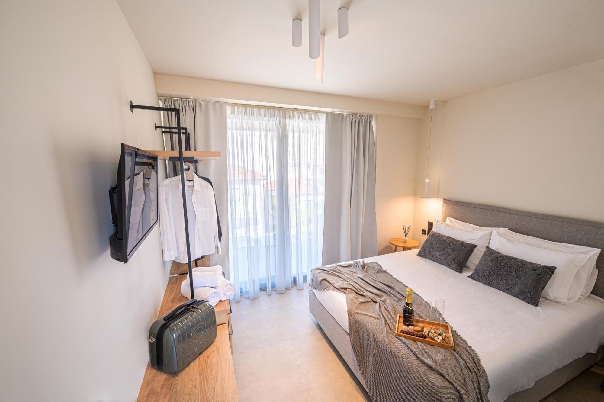 Luaz Suites Volos Bagian luar foto