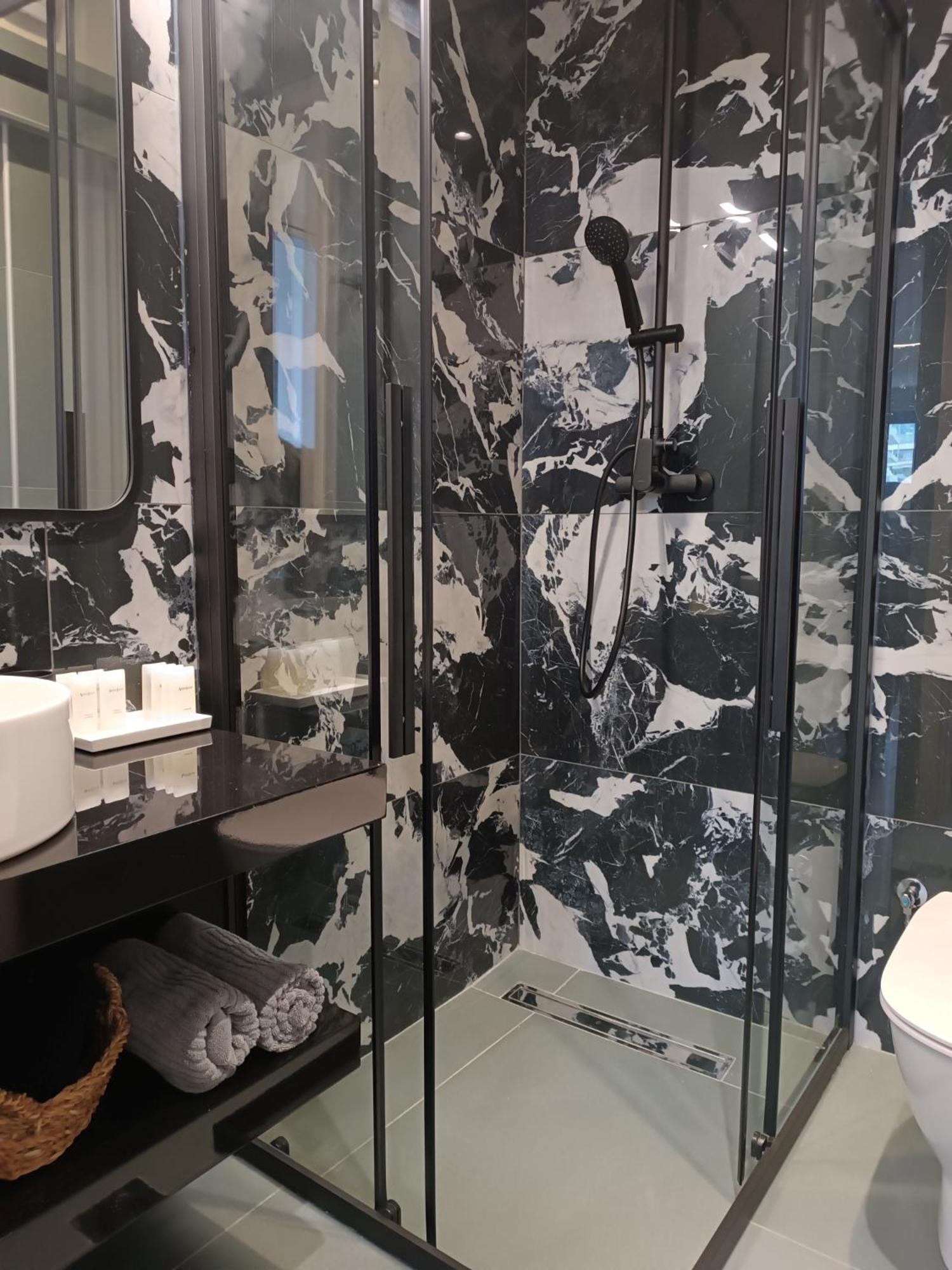 Luaz Suites Volos Bagian luar foto