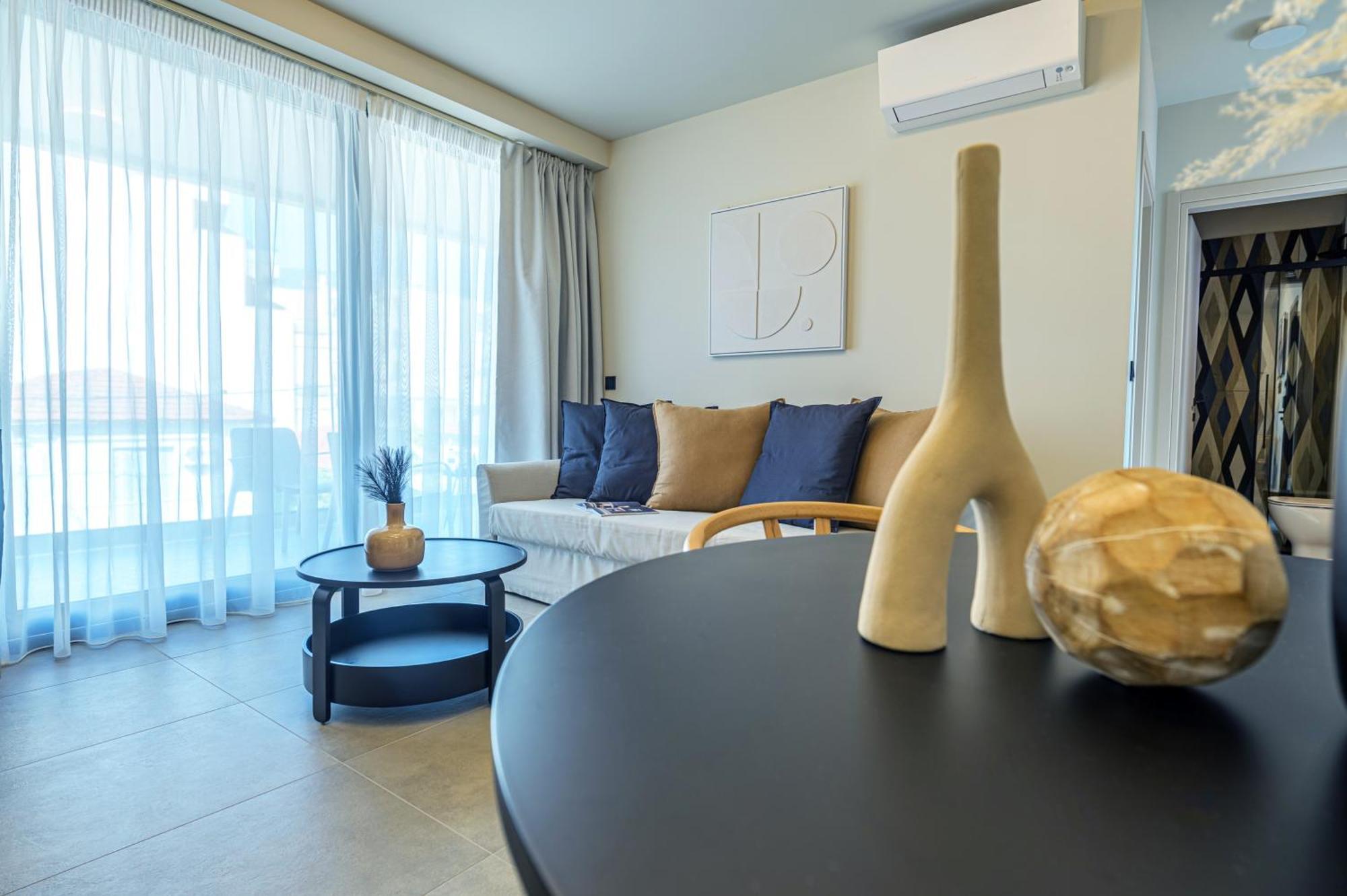 Luaz Suites Volos Bagian luar foto
