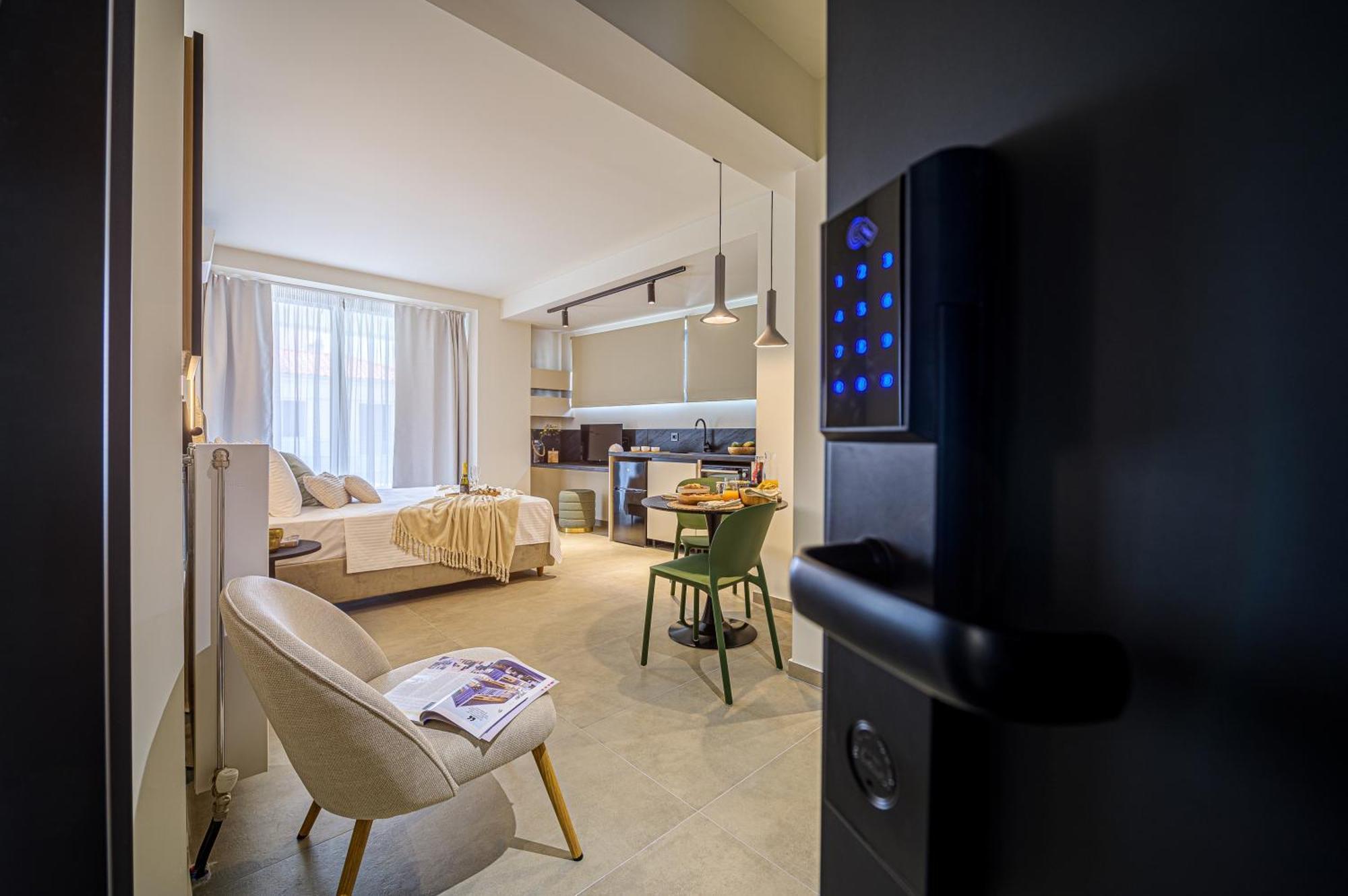 Luaz Suites Volos Bagian luar foto